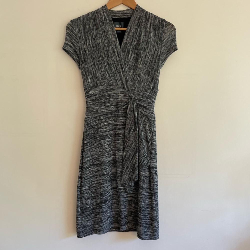 Maeve short sleeve V neck sweater dress black and white Size XS petite